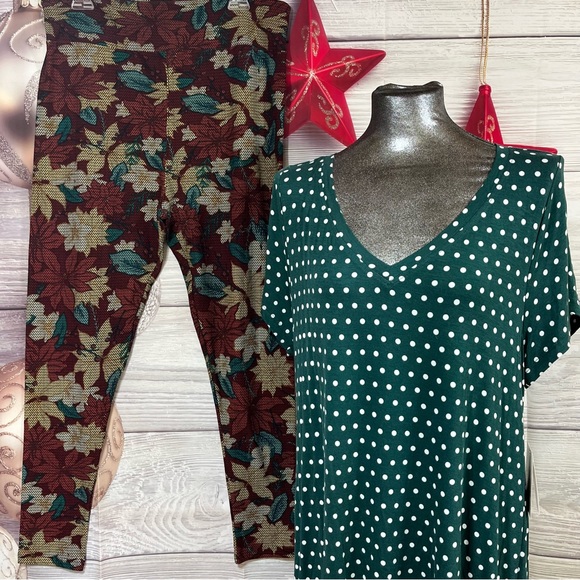 LuLaRoe XL/1X Christy top with TC2 Christmas leggings - Picture 2 of 14